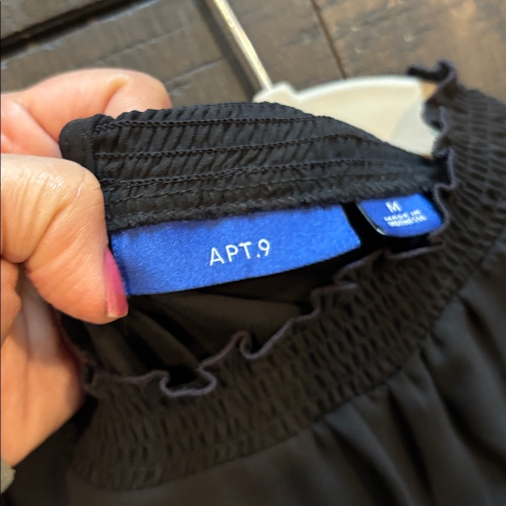 Apt. 9 Elegant Black Ruffle Sleeve Blouse Ruched Neck Medium - Picture 8 of 10